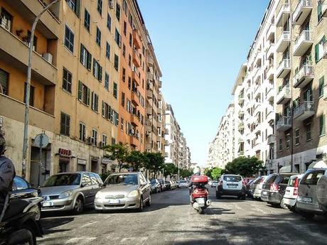 La sosta selvaggia uccide la città, ruba il vostro tempo, rende la vita facile a poche persone e difficilissima a molte. 80 foto per 10km di doppia fila continua da Cinecittà a Ostiense