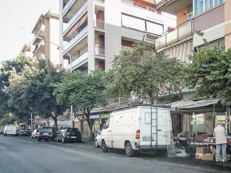 La sosta selvaggia uccide la città, ruba il vostro tempo, rende la vita facile a poche persone e difficilissima a molte. 80 foto per 10km di doppia fila continua da Cinecittà a Ostiense