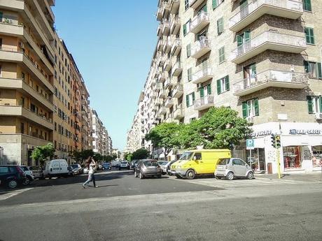 La sosta selvaggia uccide la città, ruba il vostro tempo, rende la vita facile a poche persone e difficilissima a molte. 80 foto per 10km di doppia fila continua da Cinecittà a Ostiense