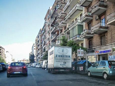 La sosta selvaggia uccide la città, ruba il vostro tempo, rende la vita facile a poche persone e difficilissima a molte. 80 foto per 10km di doppia fila continua da Cinecittà a Ostiense
