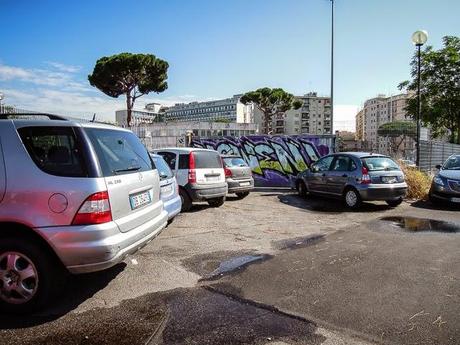 La sosta selvaggia uccide la città, ruba il vostro tempo, rende la vita facile a poche persone e difficilissima a molte. 80 foto per 10km di doppia fila continua da Cinecittà a Ostiense