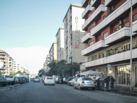 La sosta selvaggia uccide la città, ruba il vostro tempo, rende la vita facile a poche persone e difficilissima a molte. 80 foto per 10km di doppia fila continua da Cinecittà a Ostiense