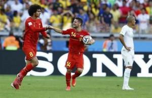 Fellaini e Mertens protagonisti della vitorria del Belgio sull'Algeria