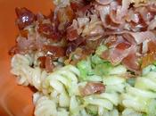 Tortiglioni cipolla, zucchine speck