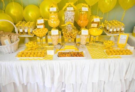 wedding buffet in giallo