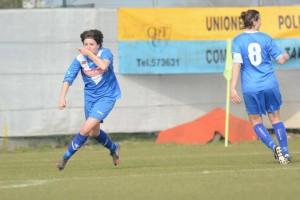 Daniela Sabatino esulta dopo il gol con il Tavagnacco - Fonte: Acf Brescia Calcio Femminile (pagina facebook)