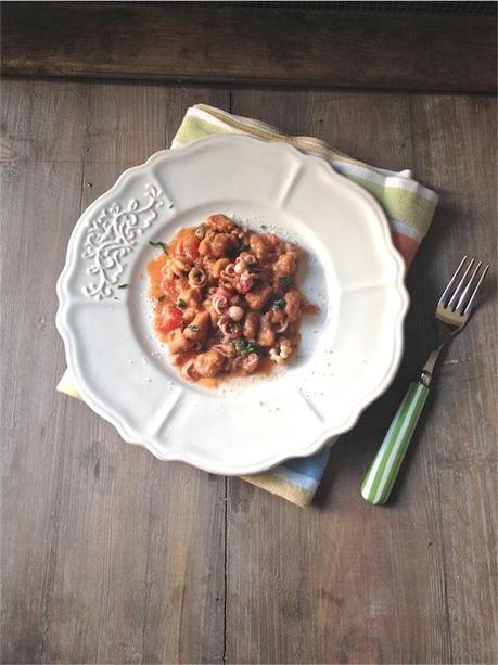 Gnocchetti rossi con farina di Teff in guazzetto di moscardini.