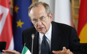 Il ministro dell'Economia, Pier Carlo Padoan (huffingtonpost.it)