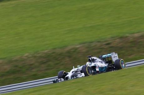 Lewis Hamilton Mercedes F1 W05 Hybrid_02