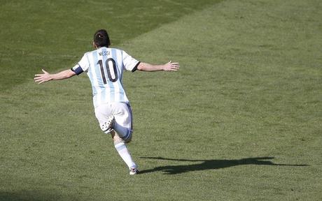 Mondiali: Messi regala gli ottavi all’Argentina, pari tra Germania e Ghana