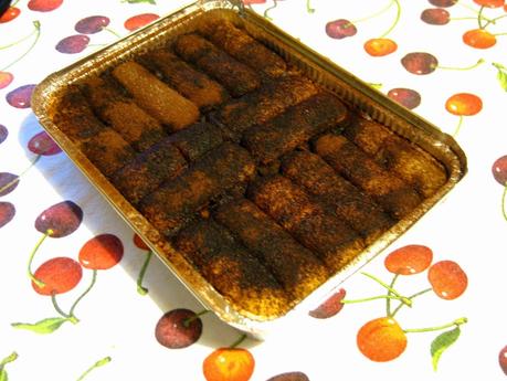 Il tiramisù è un dolce classico che viene rivisitato in chiave estiva con ricotta e cioccolato.