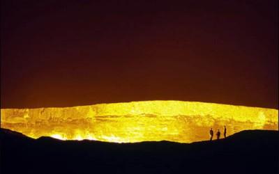 LA PORTA PER L’INFERNO – IL GIGANTESCO CHE BRUCIA DA 40 ANNI +FOTO E VIDEO