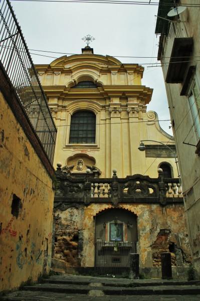 Chiesa dei Santi Severino e Sossio, esterno