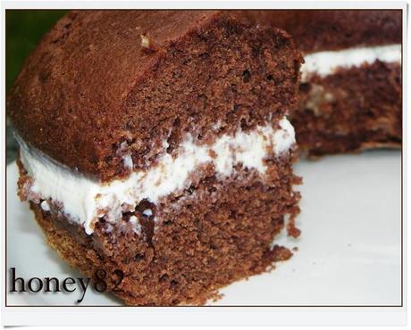 CIAMBELLONE AL CACAO CON CREMA DI RICOTTA