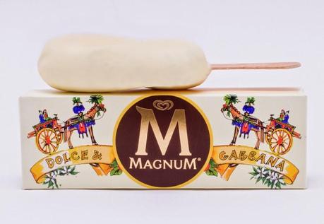 Magnum passa l'estate in SIcilia e veste Dolce & Gabbana