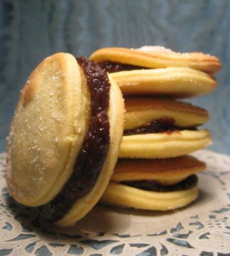 Biscottini alla marmellata di melanzane