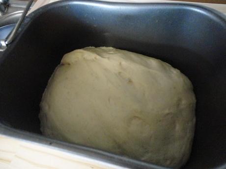 Treccia di pane al latte con semi di sesamo (MdP)