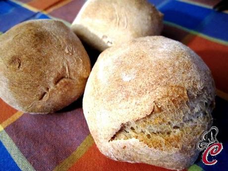 Bocconcini di pane alla segale: il piacere di concedersi uno sgarro e di condividere amore