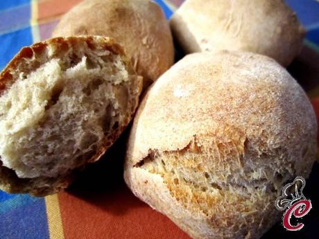 Bocconcini di pane alla segale: il piacere di concedersi uno sgarro e di condividere amore