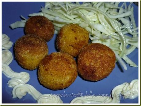 Polpettine di zucca con insalata di cavolo cappuccio e maionese (14)