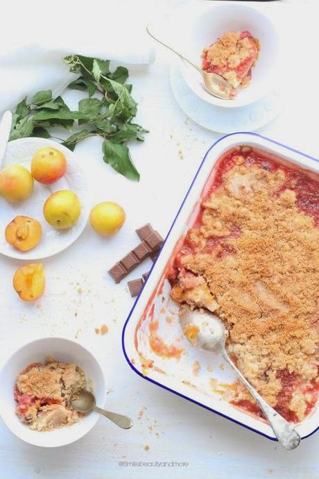 Quella voglia di dolce...crumble alle prugne e barrette al latte..