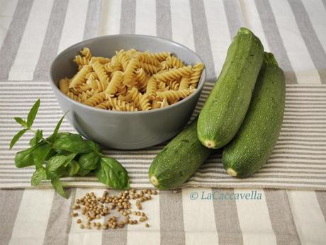 pasta, fusilli, zucchine, pesto, zucchini, menta, coriandolo, basilico, mint, coriander, basil, 