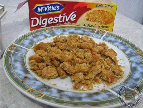 Gelato ciliegia e biscotti McVitie's Digestive ai Fiocchi d'Avena