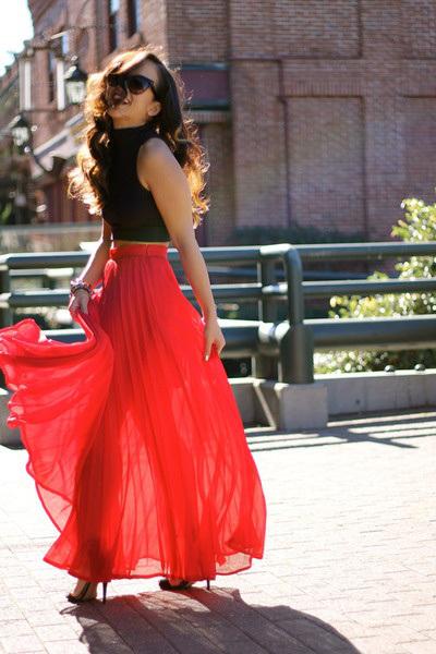 red-maxi-skirt-plisse