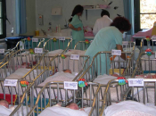 Italia, Istat: “Nel 2013 minimo storico nascite. aumento emigrazioni: 126mila anno”