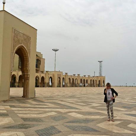 CASABLANCA GIACCA TUXEDO E T-SHIRT LIBERTY PER EVITARE L'EFFETTO TURISTA