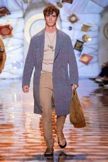 Milano Moda Uomo: Versace Uomo P/E 2015