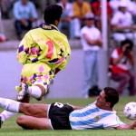 Mexico's goalkeeper Jorge Campos (L) avoids the ta