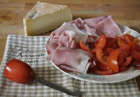 galettes, crepes, crepe, bretonne, grano saraceno, buckwheat, tomatoes, pomodori, formaggio, insalata, cheese, salad