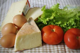 galettes, crepes, crepe, bretonne, grano saraceno, buckwheat, tomatoes, pomodori, formaggio, insalata, cheese, salad