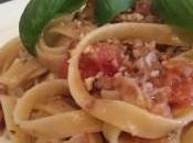 Pasta frutta secca basilico