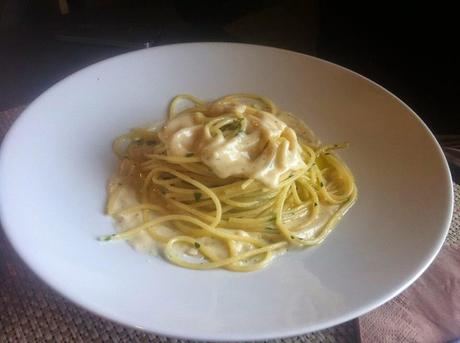 SPAGHETTI AGLIO,OLIO & CREMA DI PARMIGIANO.