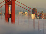 Francisco: reti d’acciaio Golden Gate. posto mondo suicidi