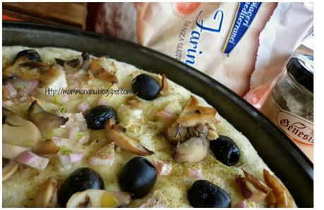 Focaccia con olive,scalogno e funghi (Gluten Free)