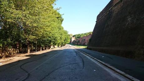 Tutto, anzi solo una parte dello squallido che c'è dietro la Festa dell'Unità o Festa Democratica alle Mura Ardeatine. #happydays una sega...