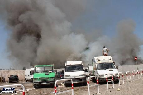 Vasto rogo presso campo Rom Via di Salone lo scorso 22 giugno. Ma se i pompieri intervengono per domare le fiamme vengono presi a sassate