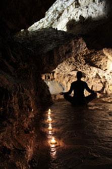 Campane tibetane in grotta