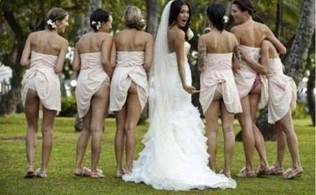 Nuova moda in Usa: Bridesmaids Mooning