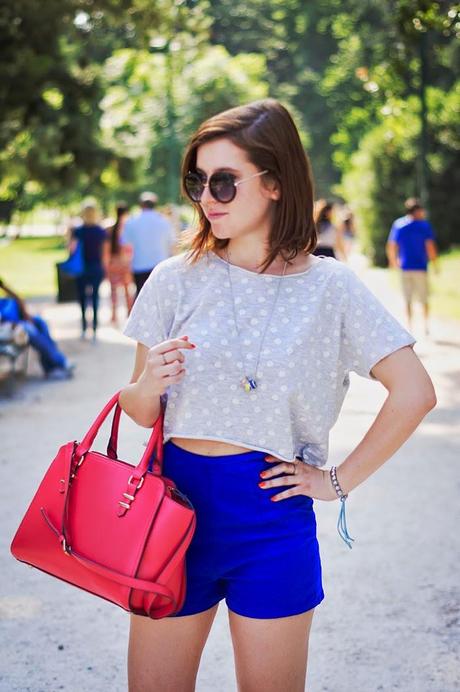 High-waist shorts and a crop-top