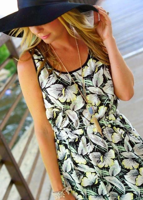 TROPICAL PRINT