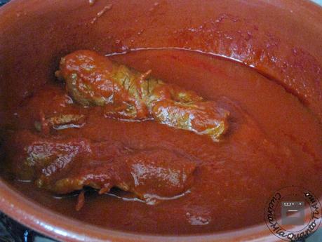 Sugo di pomodoro con braciola di carne