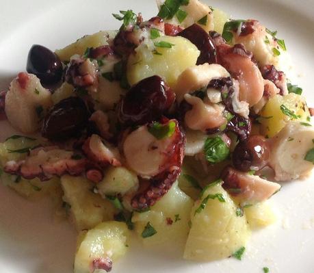 Insalata di patate e polipetti con pinoli