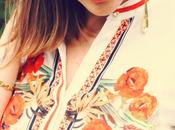 Outfit: jeans camicia bianca stampa floreale arancio