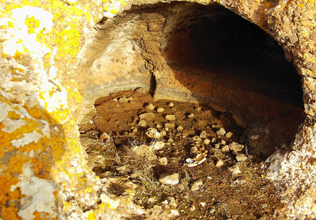 Sant'Antioco. La stele-menhir in regione Serra Nuarxis