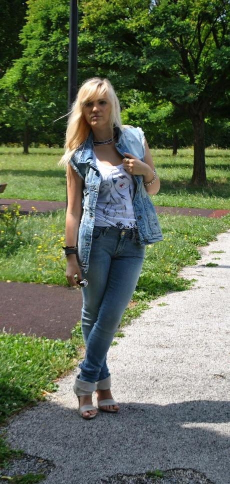 outfit double denim skinny jeans e gilet denim delavè sandali fornarina sandali in pelle con tacco a virgola fornarina anelli con scritta love di majique fashion blogger italiane bionde con occhi azzurri outfit giugno 2014 outfit esstate 2014 outfit estivi outfit di mariafelicia magno fashion blogger di colorblock by felym outfit di colorblock by felym fashion blog di mariafelicia magno abbinamenti jeans e tacchi outfit tacchi e jeans 