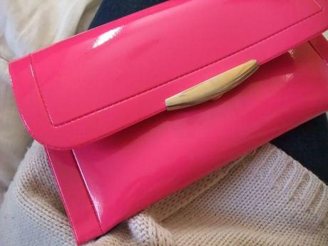 http://noxcreare.blogspot.it/2014/02/come-fare-una-pochette-glamour-con-una.html